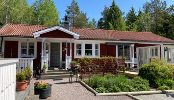 Bekvämt hus med pool i Södra Roslagen