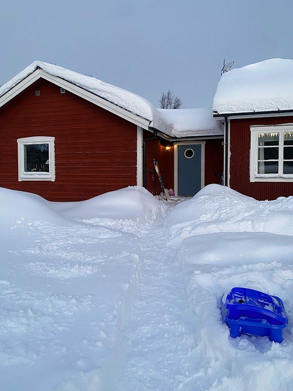 Fin stuga i Bruksvallarna - skiin/out-walkin/out! – bild 1 av 20