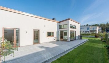 Strandnära modern villa