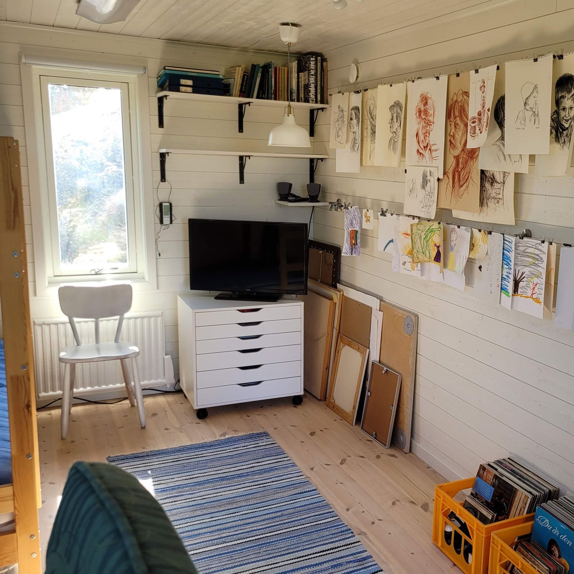 Fint hus nära havet i sommaridyll på Tjörn – bild 21 av 24