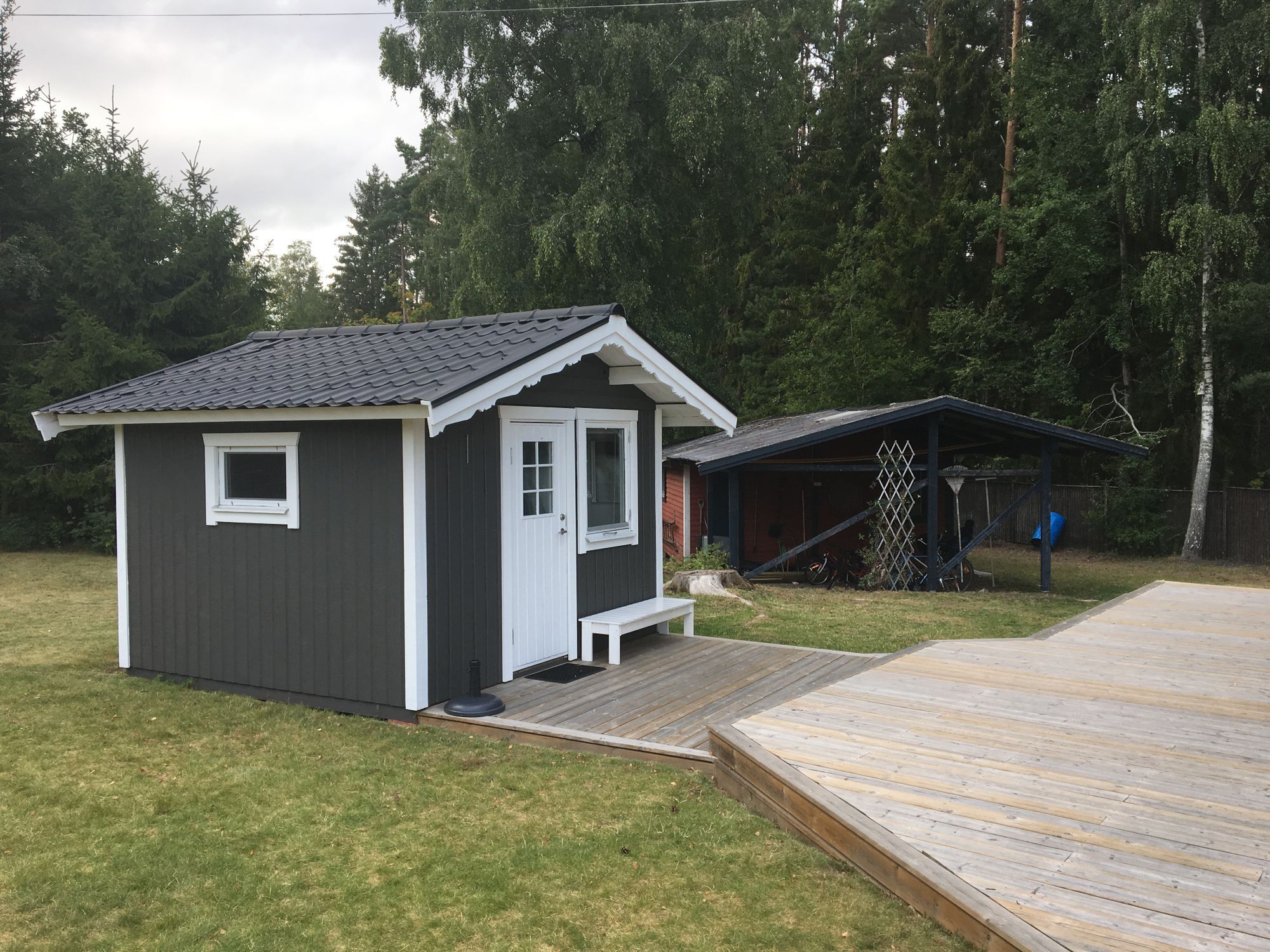 Sommarstuga ett stenkast från Vänern – bild 5 av 24