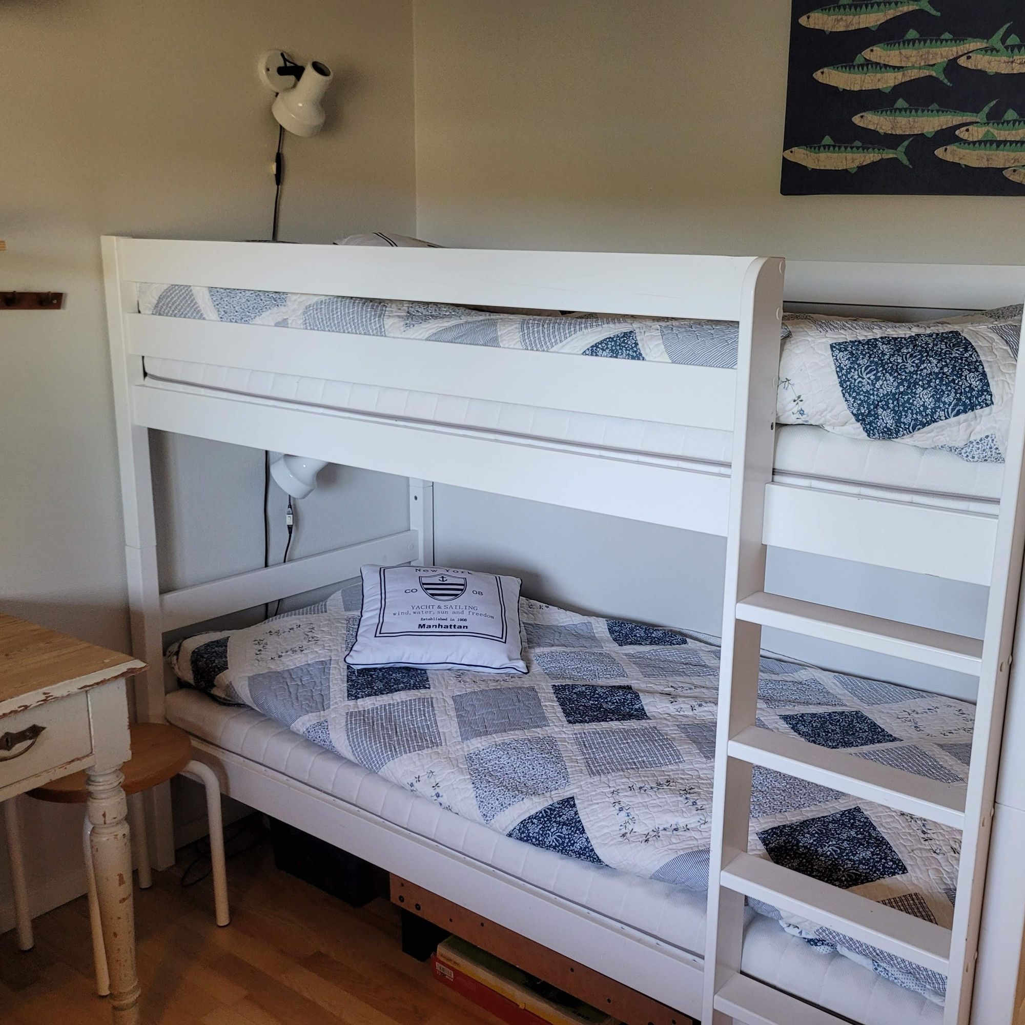 Fint hus nära havet i sommaridyll på Tjörn – bild 17 av 24