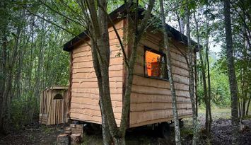 Vackert tiny house i naturområde