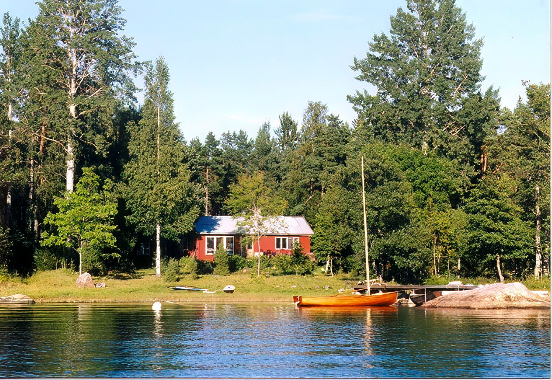 Gräsö - stuga på vacker havstomt