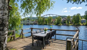 Villa vid vattnet med egen brygga & stor terrass