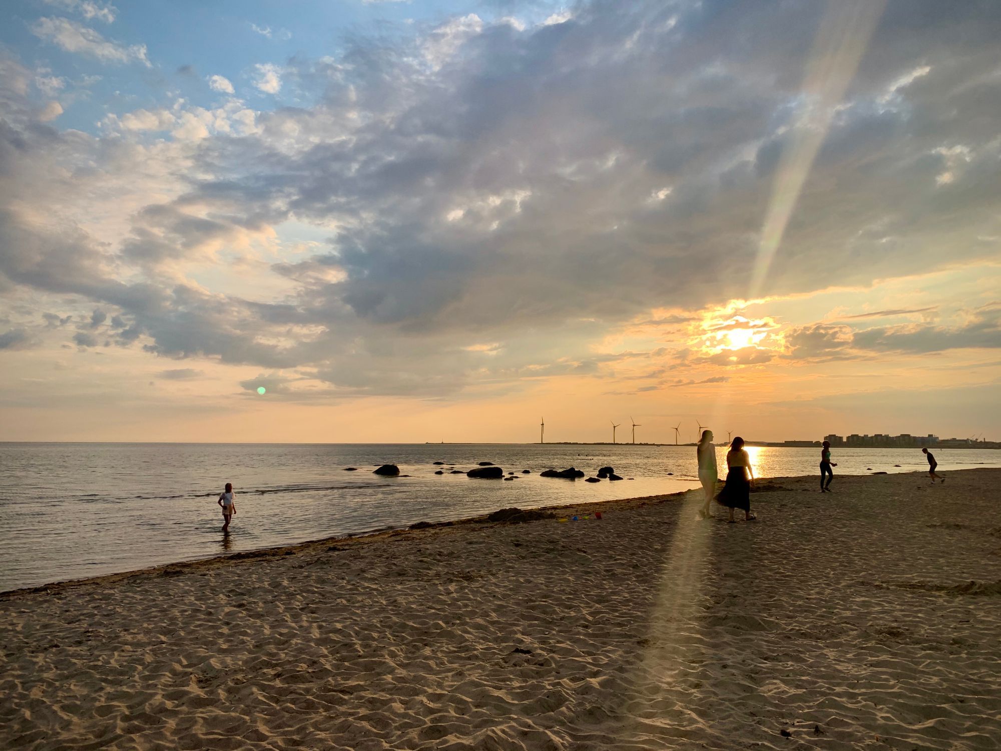 Nybyggd, mysig badstuga på Skrea strand – bild 8 av 11