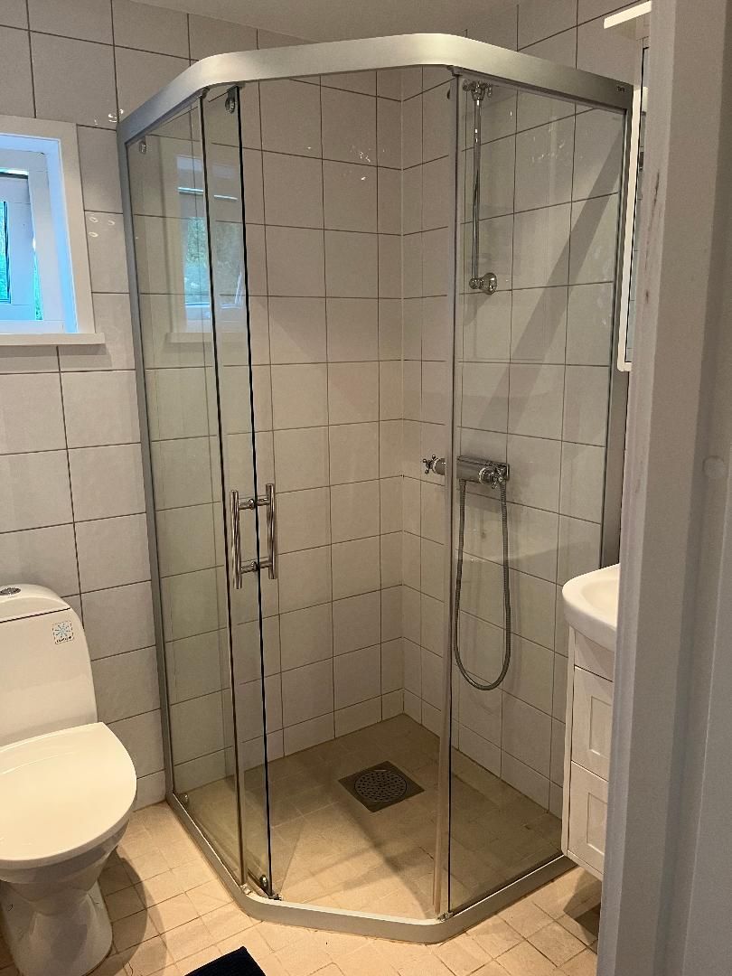 Liten stuga på Storholmen – bild 9 av 10