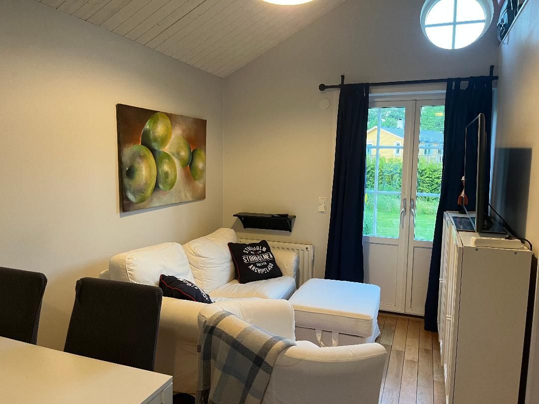 Liten stuga på Storholmen – bild 5 av 10