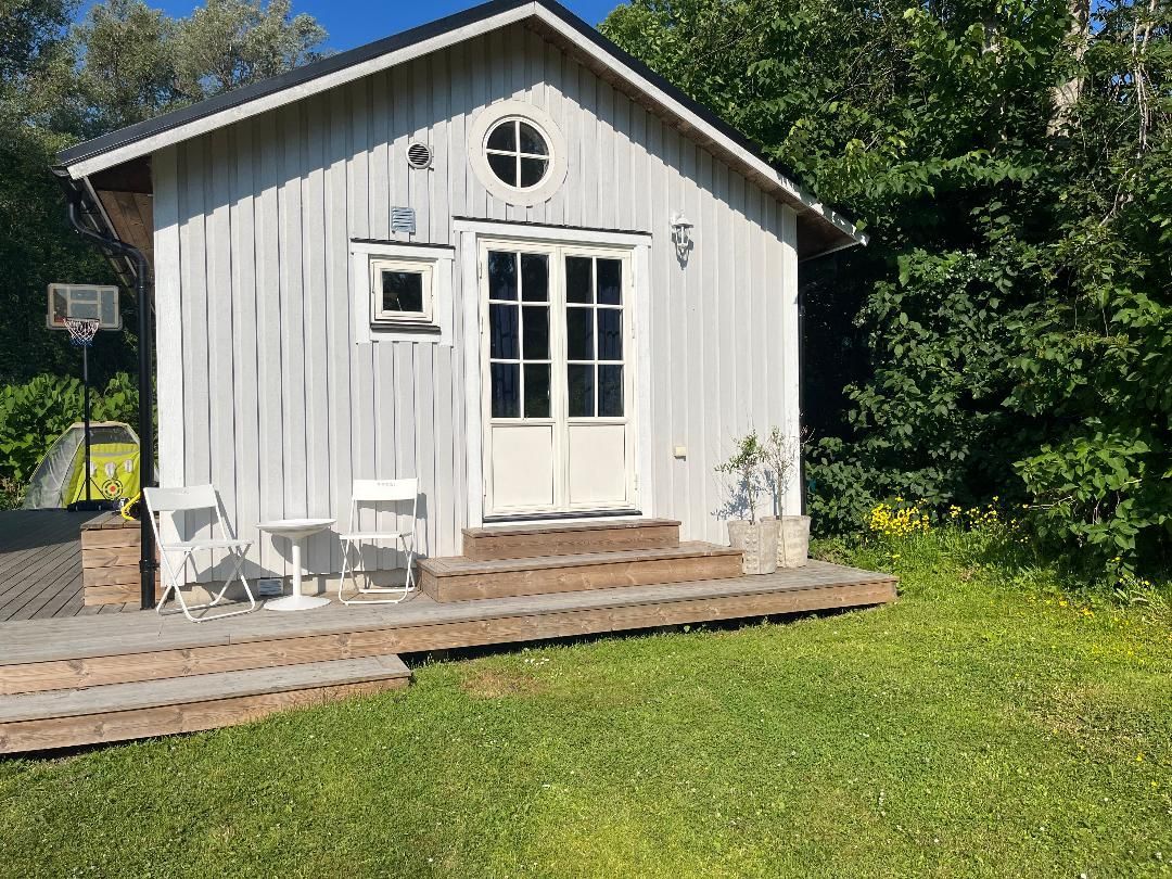 Liten stuga på Storholmen – bild 2 av 10