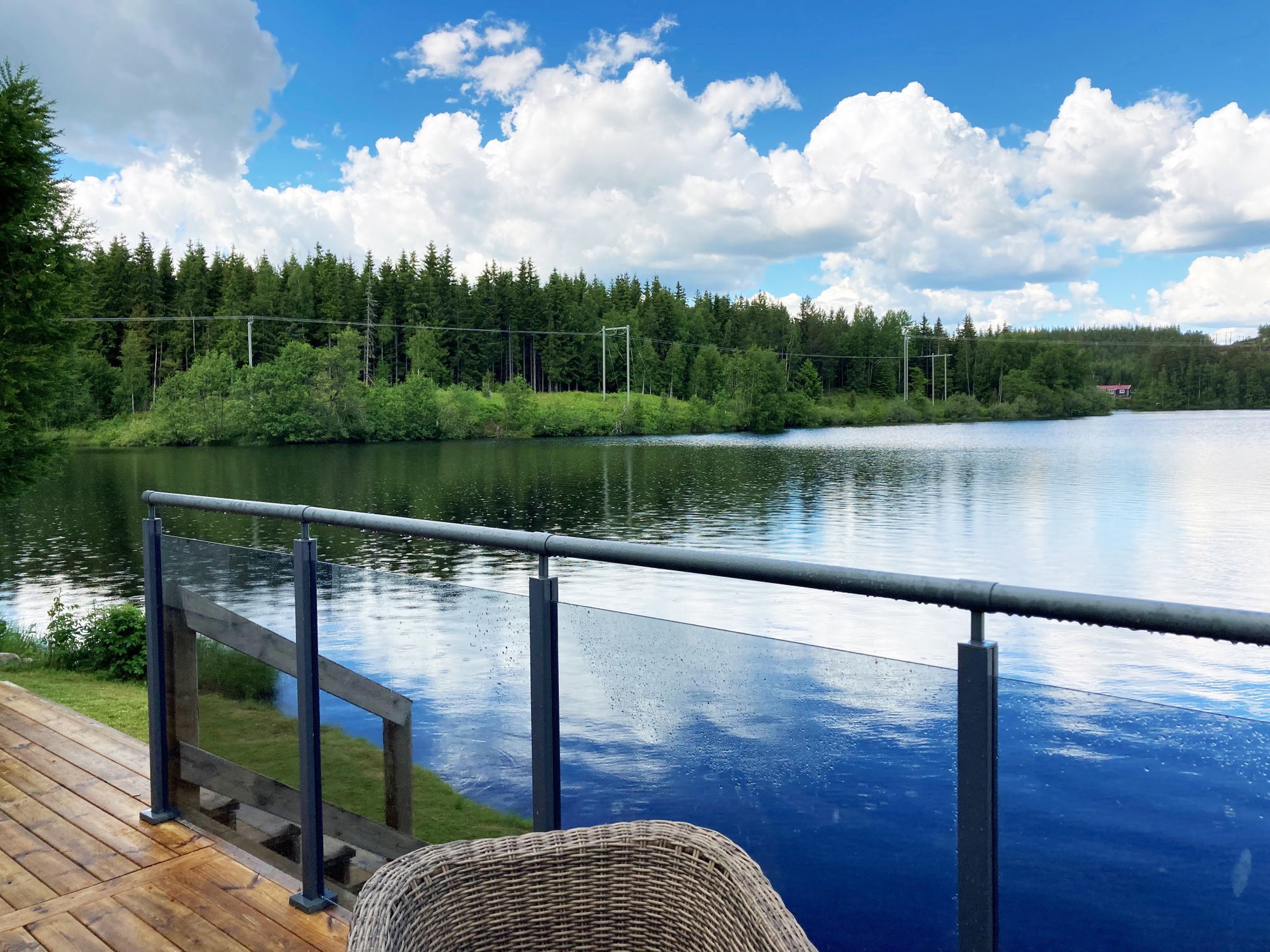 Härlig stuga med panoramautsikt över sjön |SE07027 – bild 2 av 20