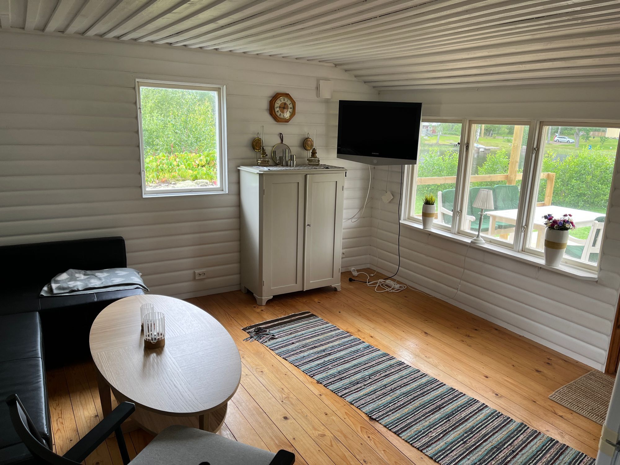 Stuga med sjötomt nära Hultsfred |SE05088 – bild 4 av 23