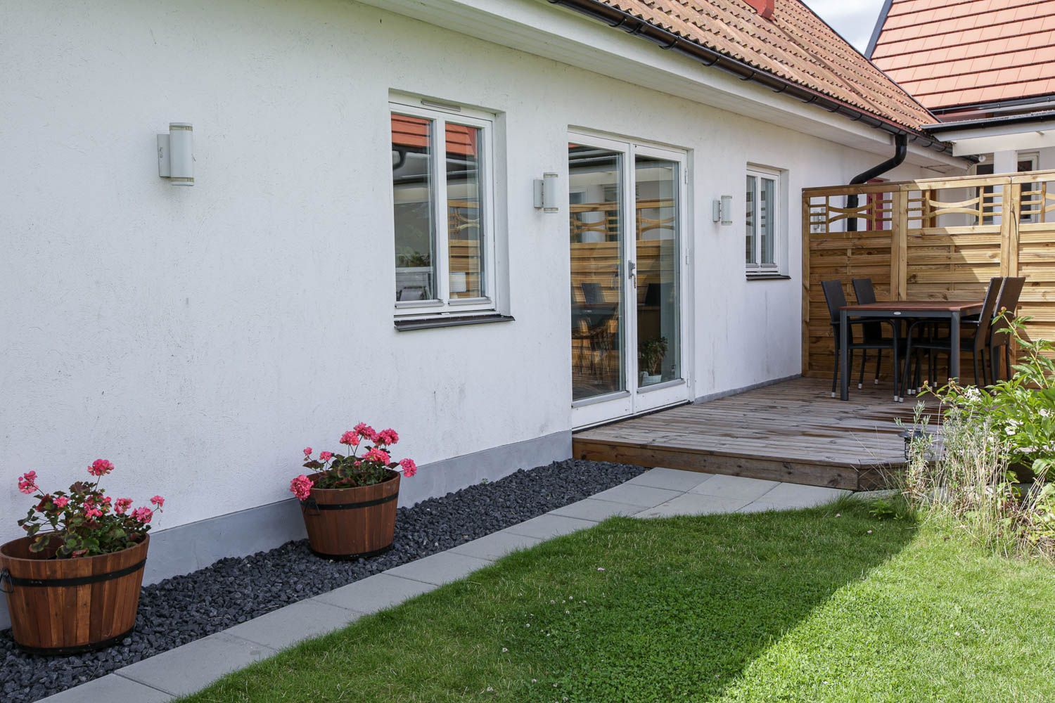 Havsnära boende i fiskeläget Västra Näs – bild 14 av 20