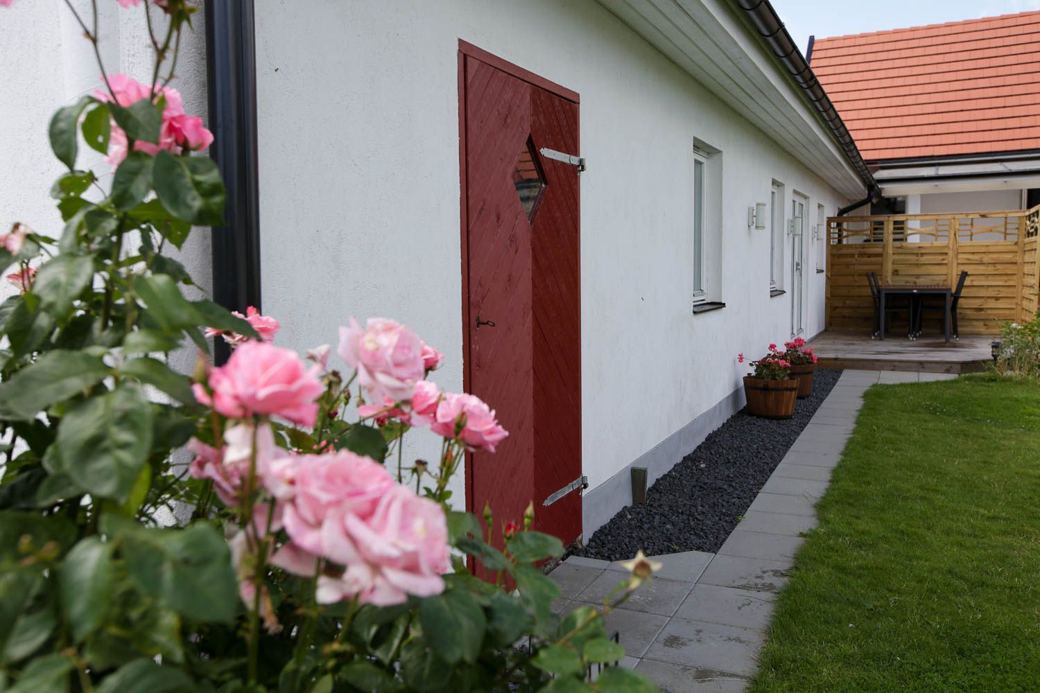 Havsnära boende i fiskeläget Västra Näs – bild 15 av 20