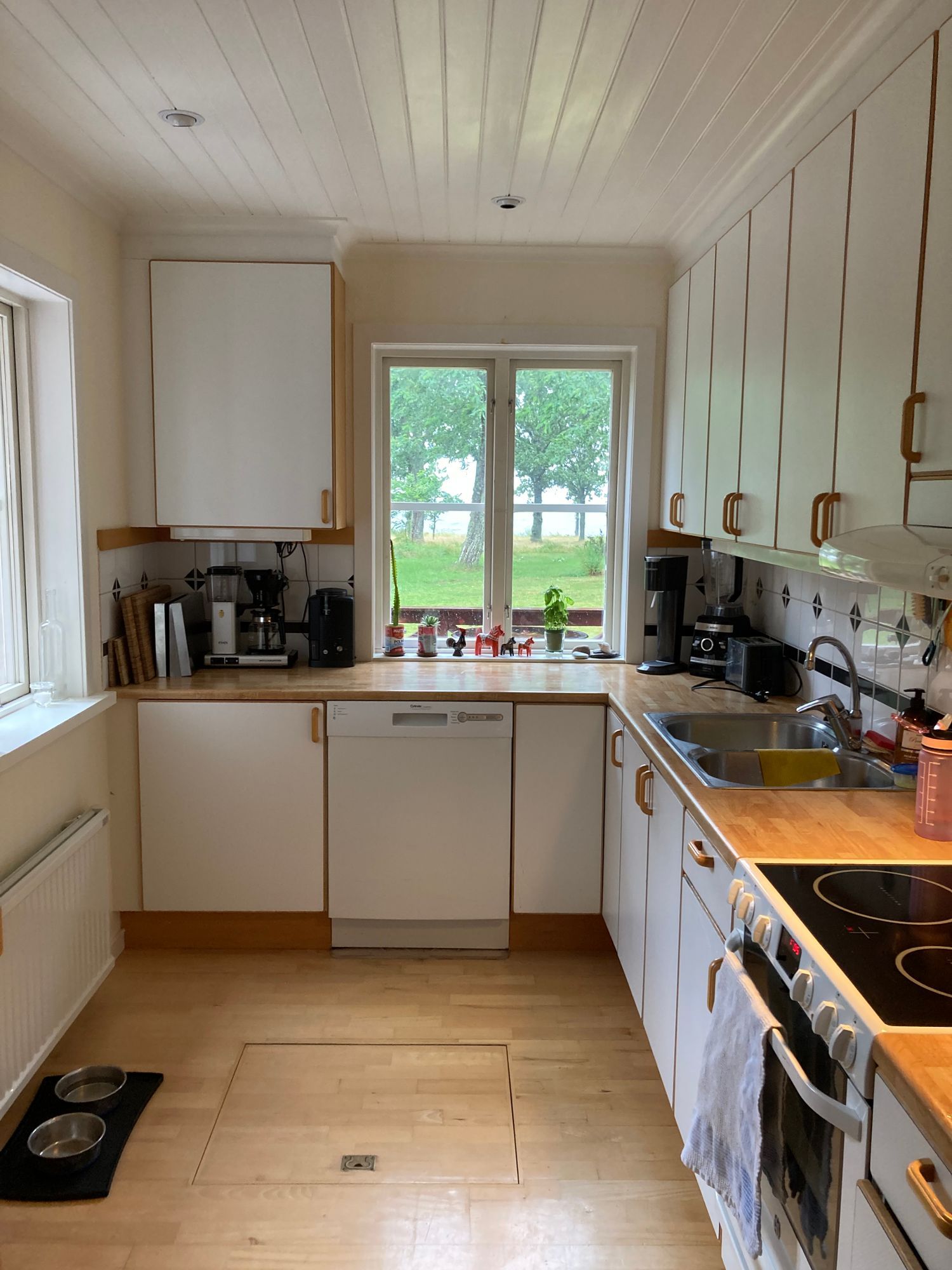 Rymligt hus i Stora Rör med utsikt över Kalmarsund – bild 15 av 24