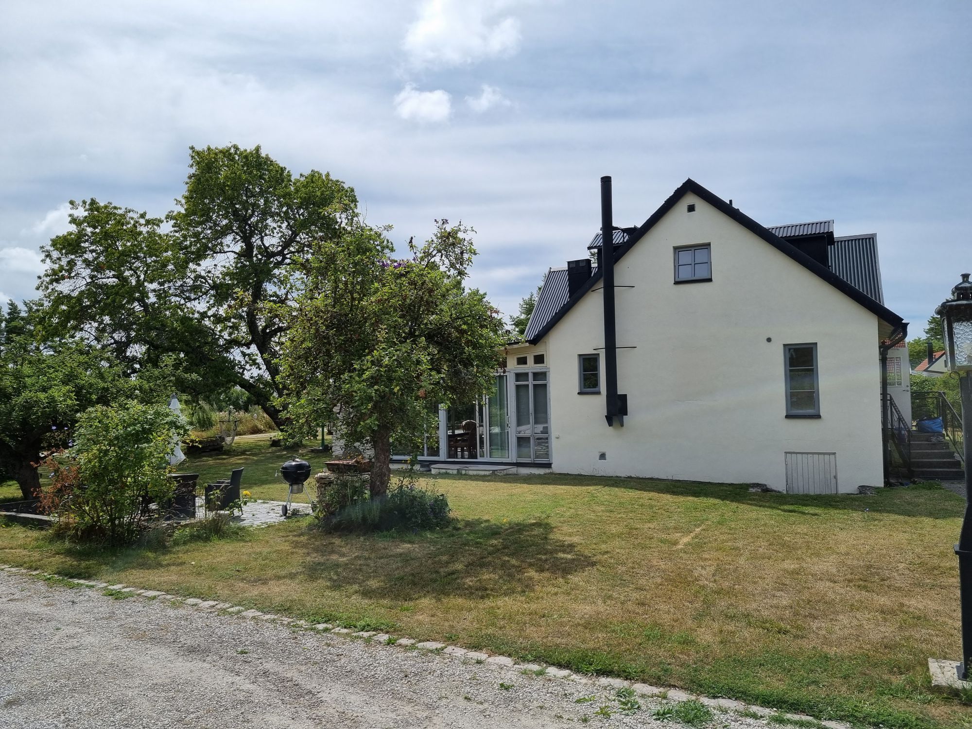 Stor modern villa på södra Gotland – bild 9 av 24