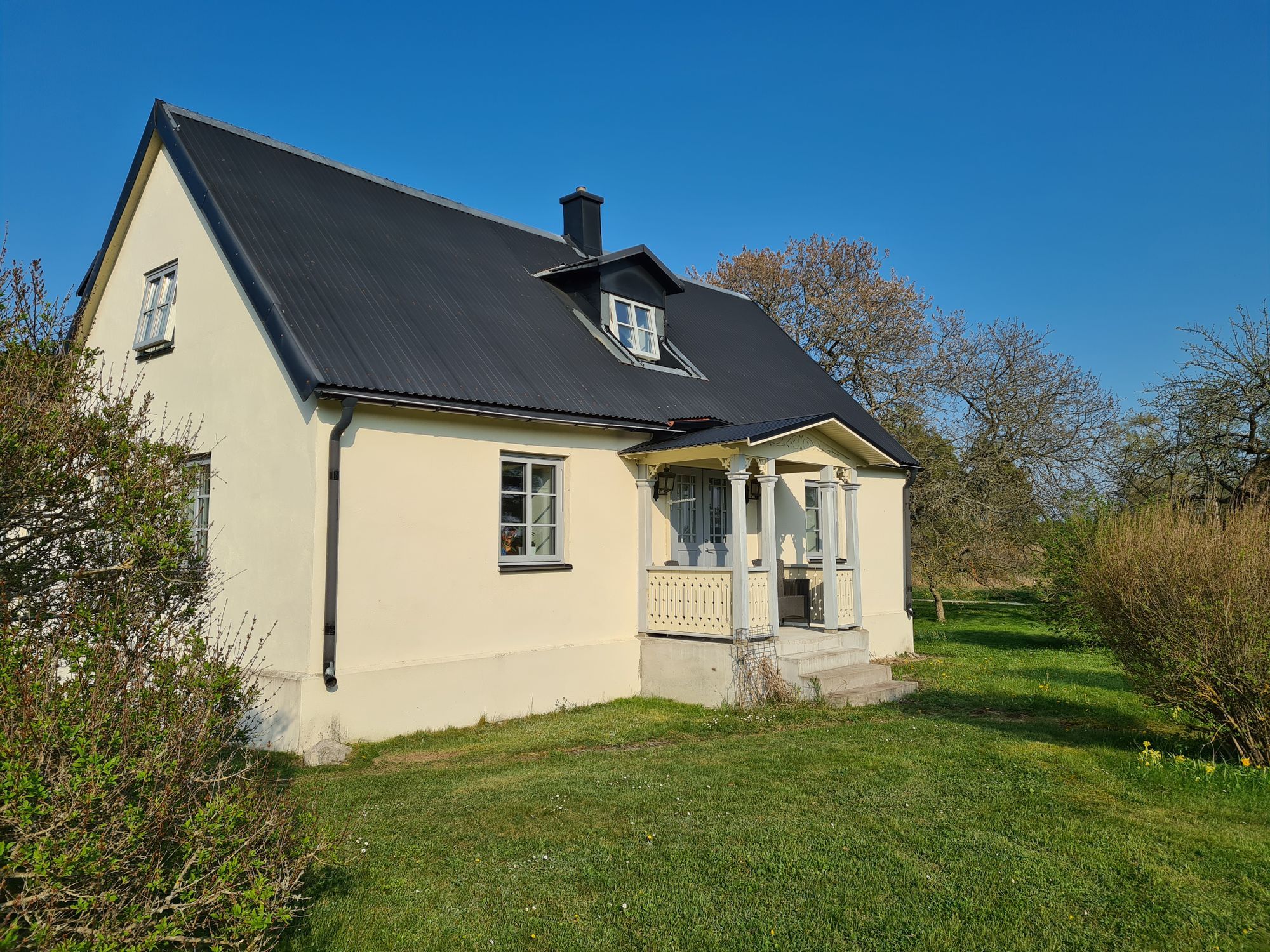 Stor modern villa på södra Gotland – bild 8 av 24
