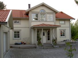 Hus i utkanten av Göteborg nära kusten och skogar