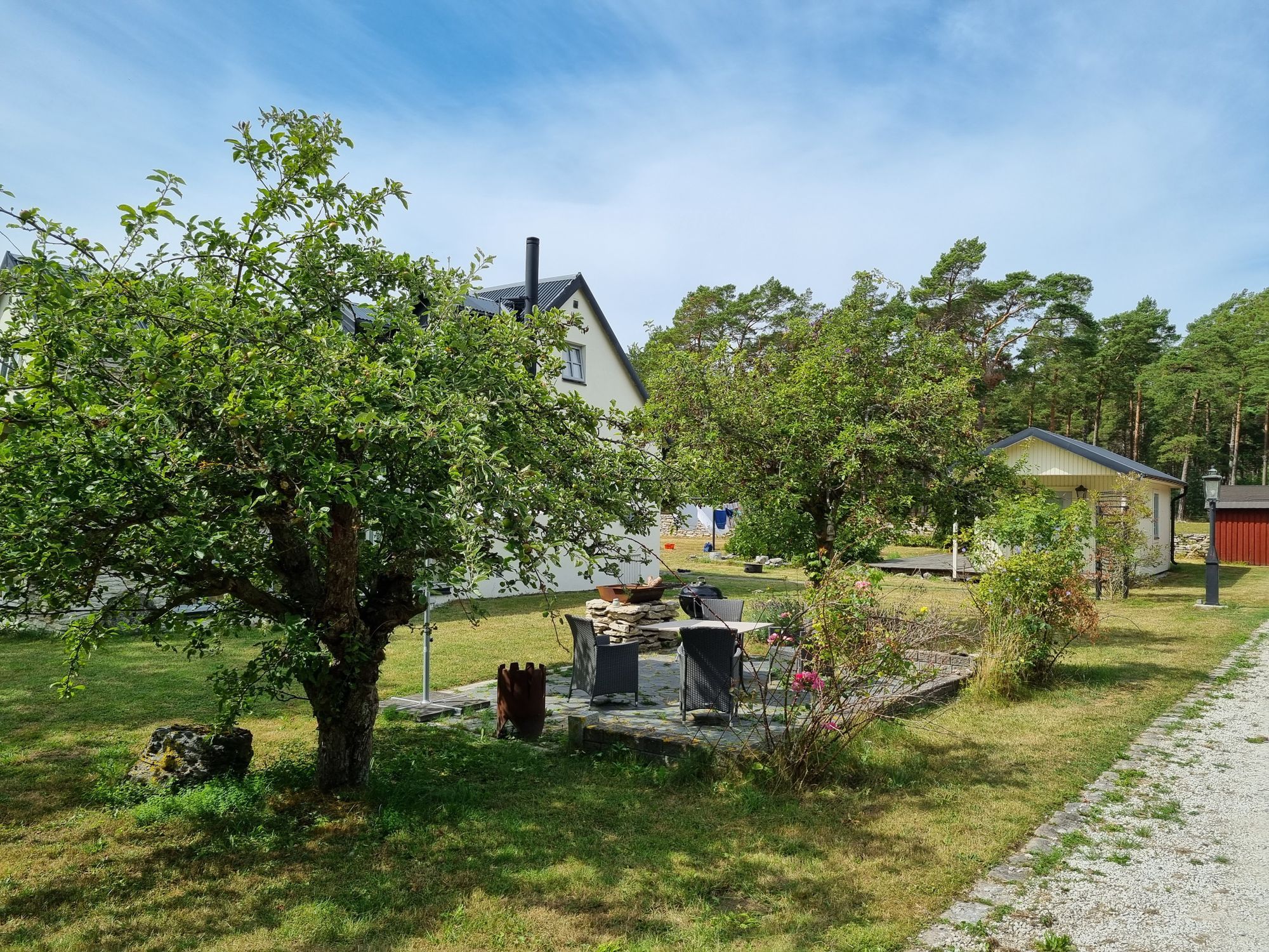 Stor modern villa på södra Gotland – bild 17 av 24