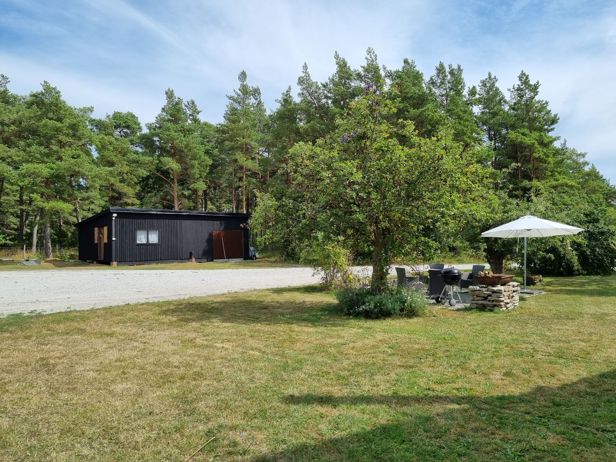 Stor modern villa på södra Gotland – bild 7 av 24