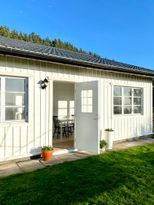 Panoramavy över Vättern-Nybyggd stuga nära Gränna