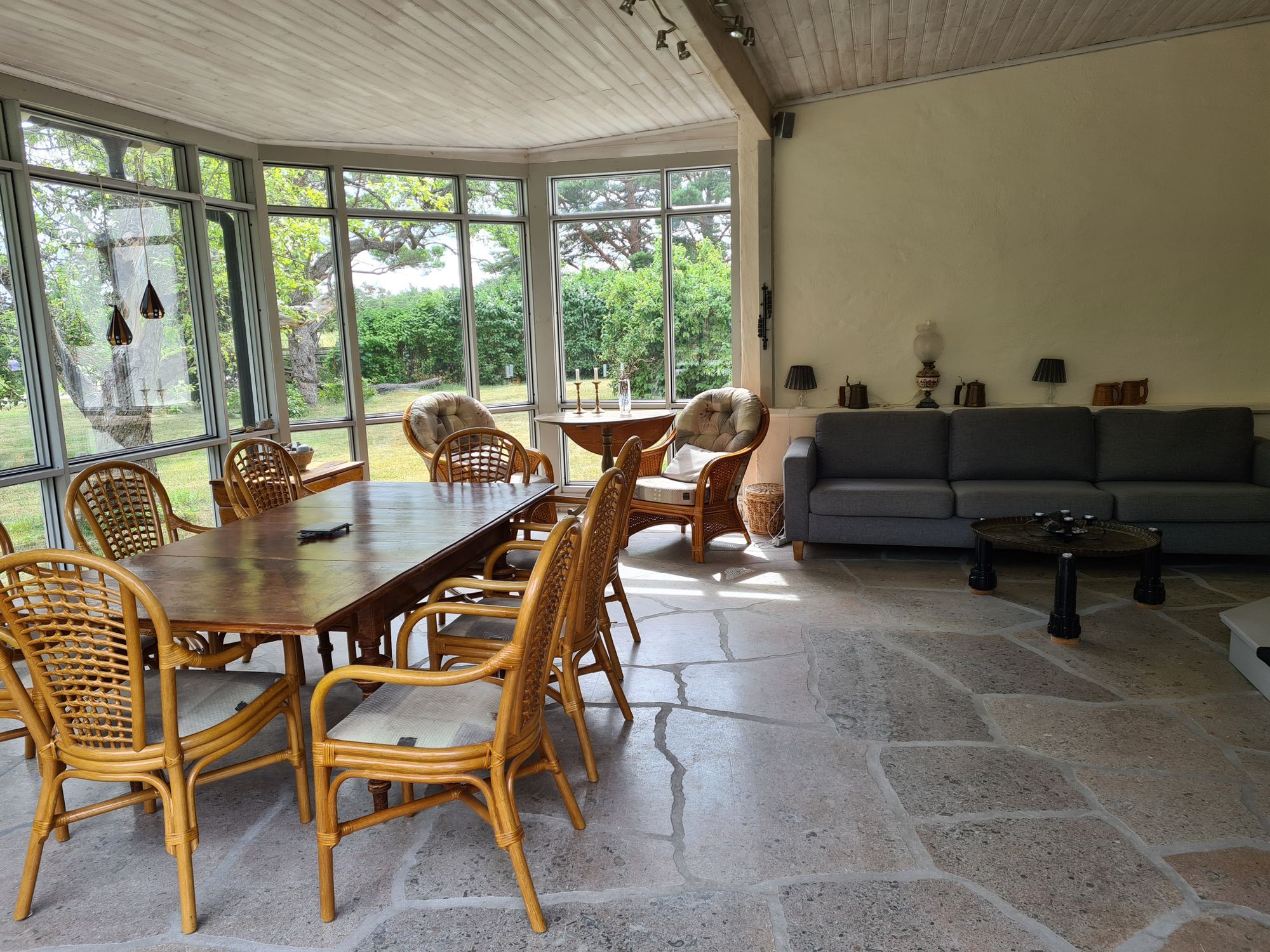 Stor modern villa på södra Gotland – bild 19 av 24