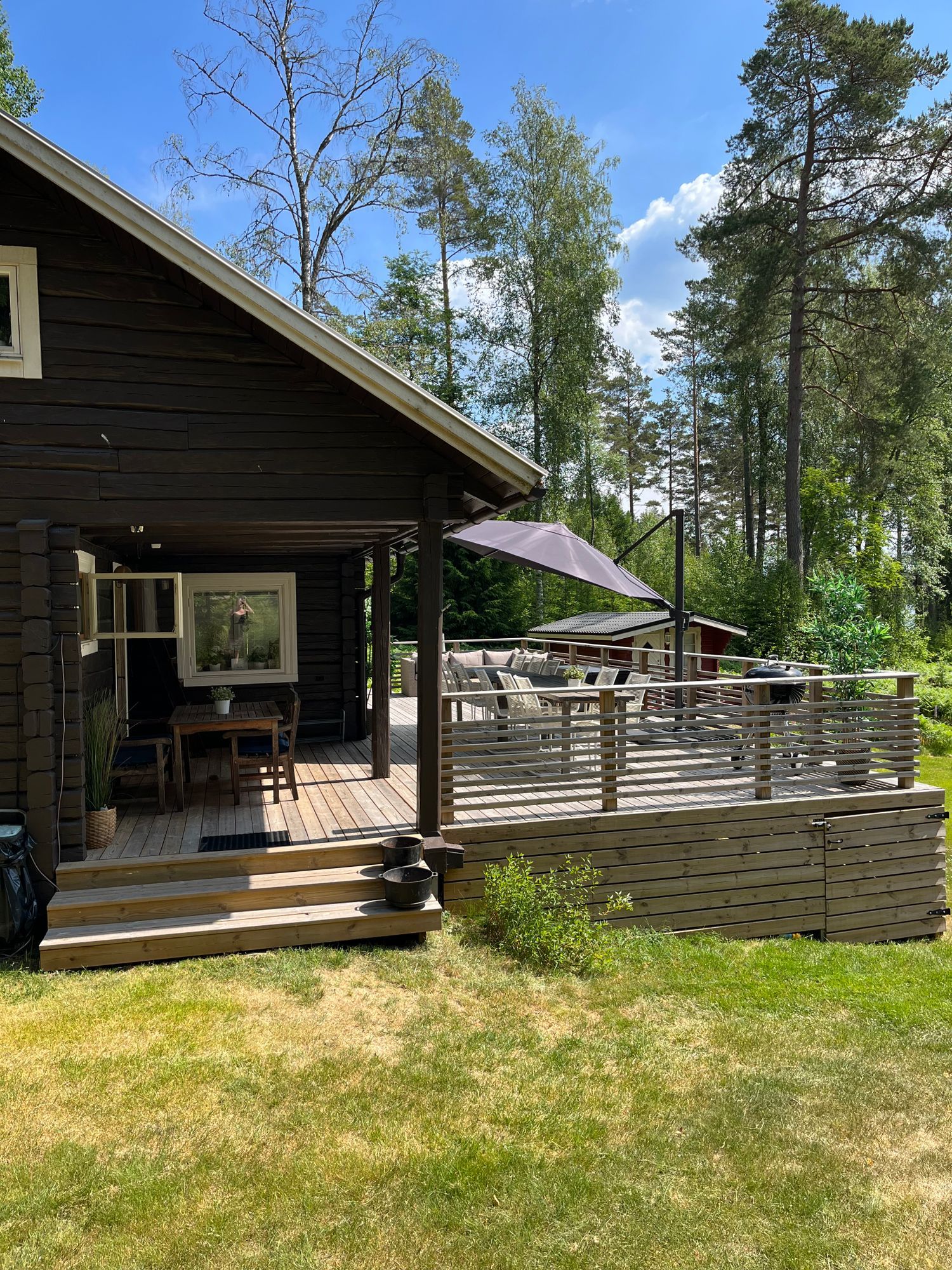 Idyllisk liten stuga vid sjön Våtsjön – bild 2 av 24