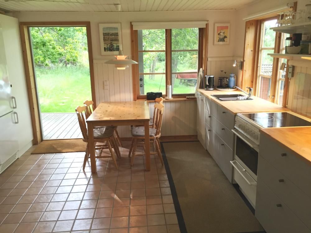 Vindö Skaft Vindö. Nära strand och klippbad – bild 5 av 19