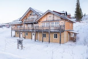 Åre Björnen -Rymlig lägenhet med ski in/ski out!