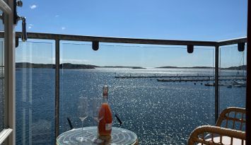 Bo vid havet med egen brygga