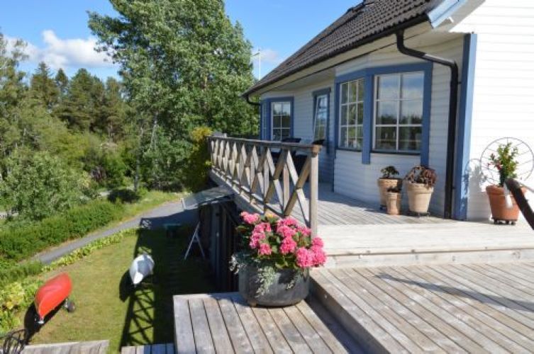 Lagnöström Ingarö. Havsutsikt, lantlig miljö – bild 10 av 24