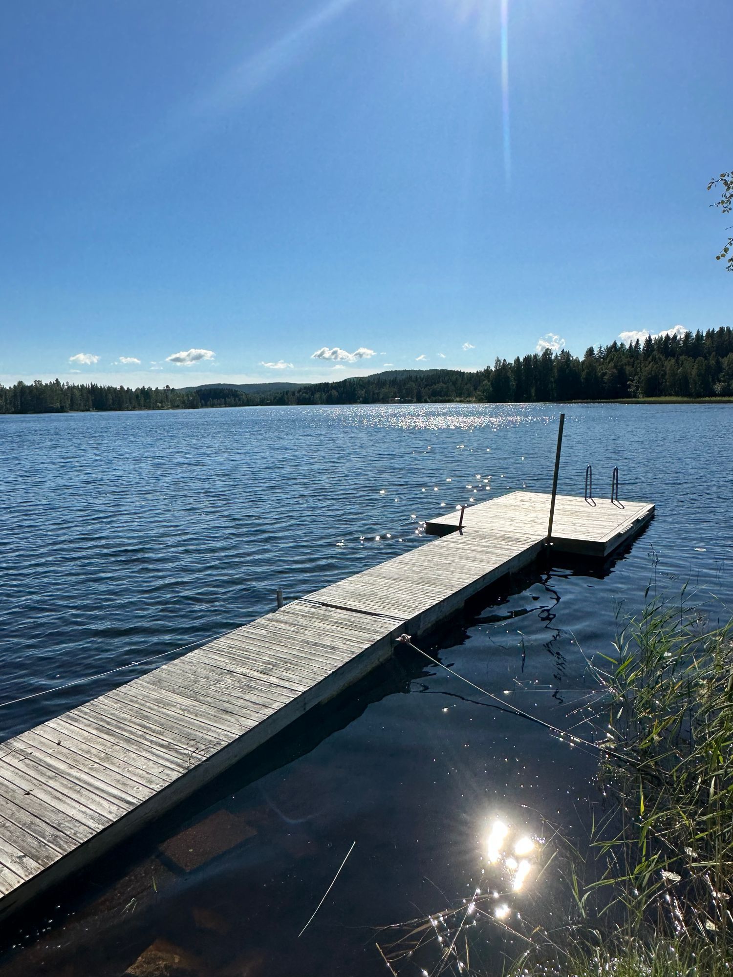 Stuga med sjötomt – bild 6 av 24