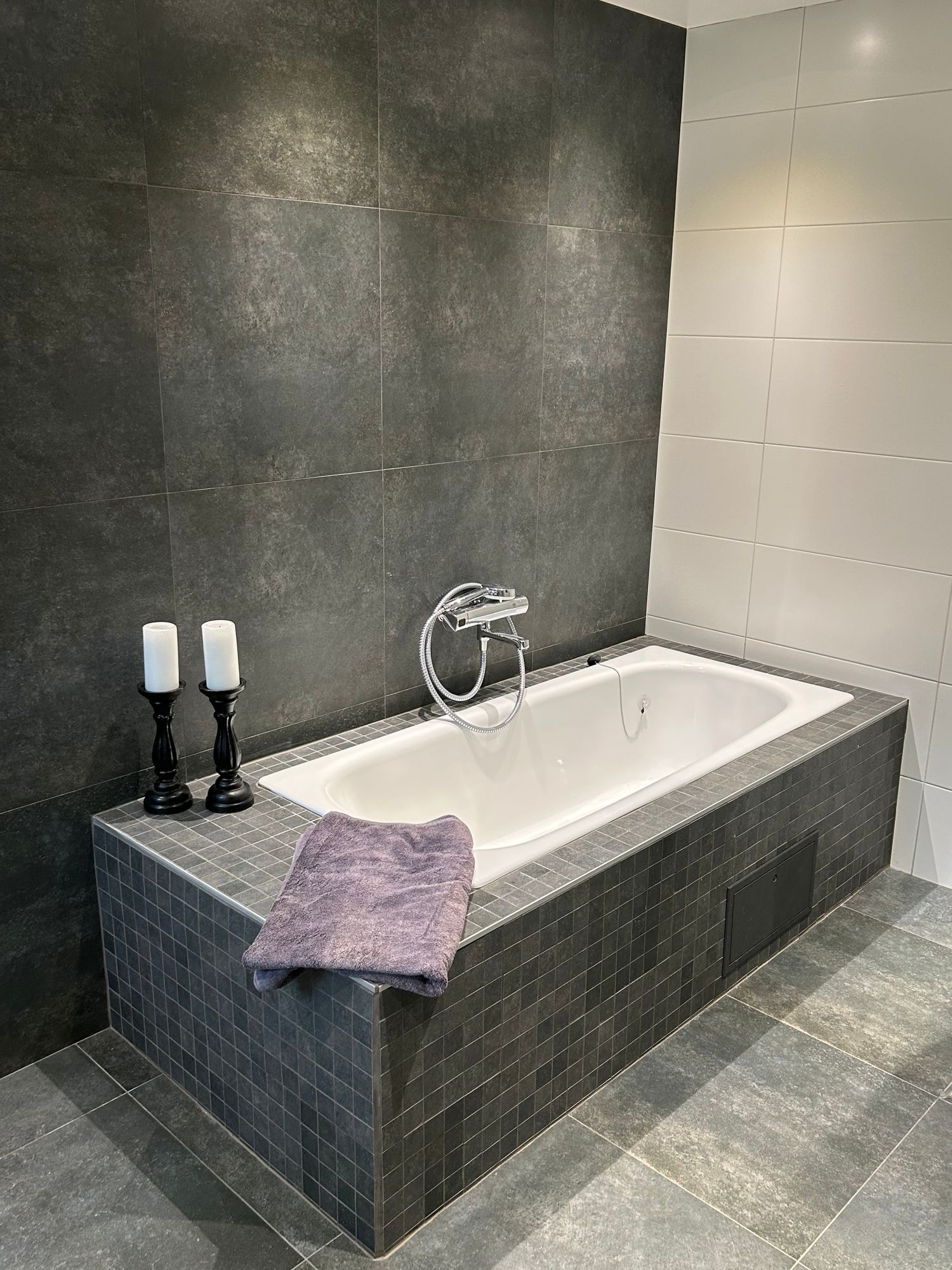 Modern villa med sjötomt och brygga – bild 14 av 24