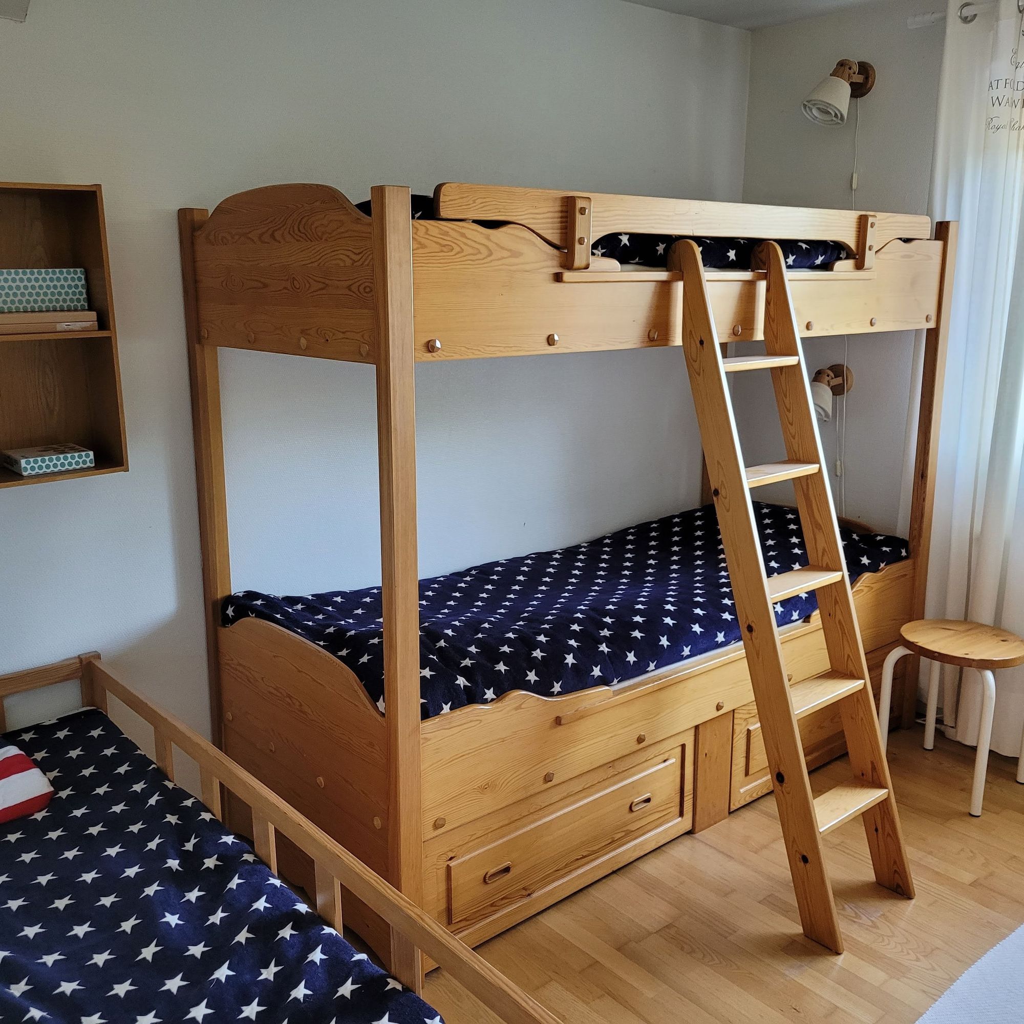 Fint hus nära havet i sommaridyll på Tjörn – bild 15 av 24