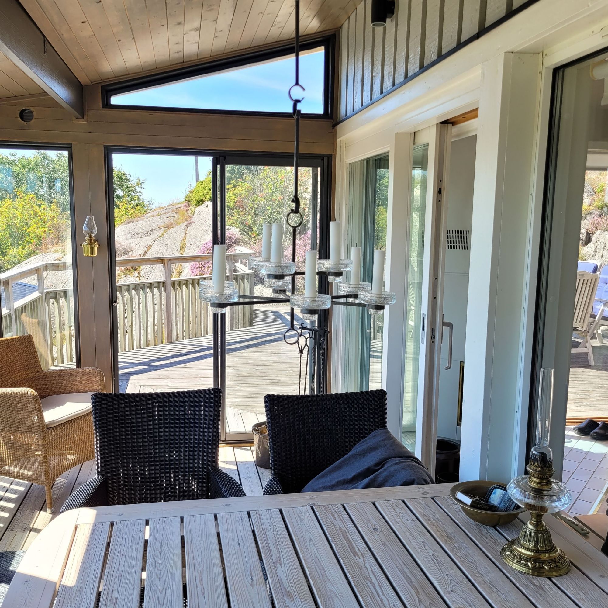 Fint hus nära havet i sommaridyll på Tjörn – bild 4 av 24