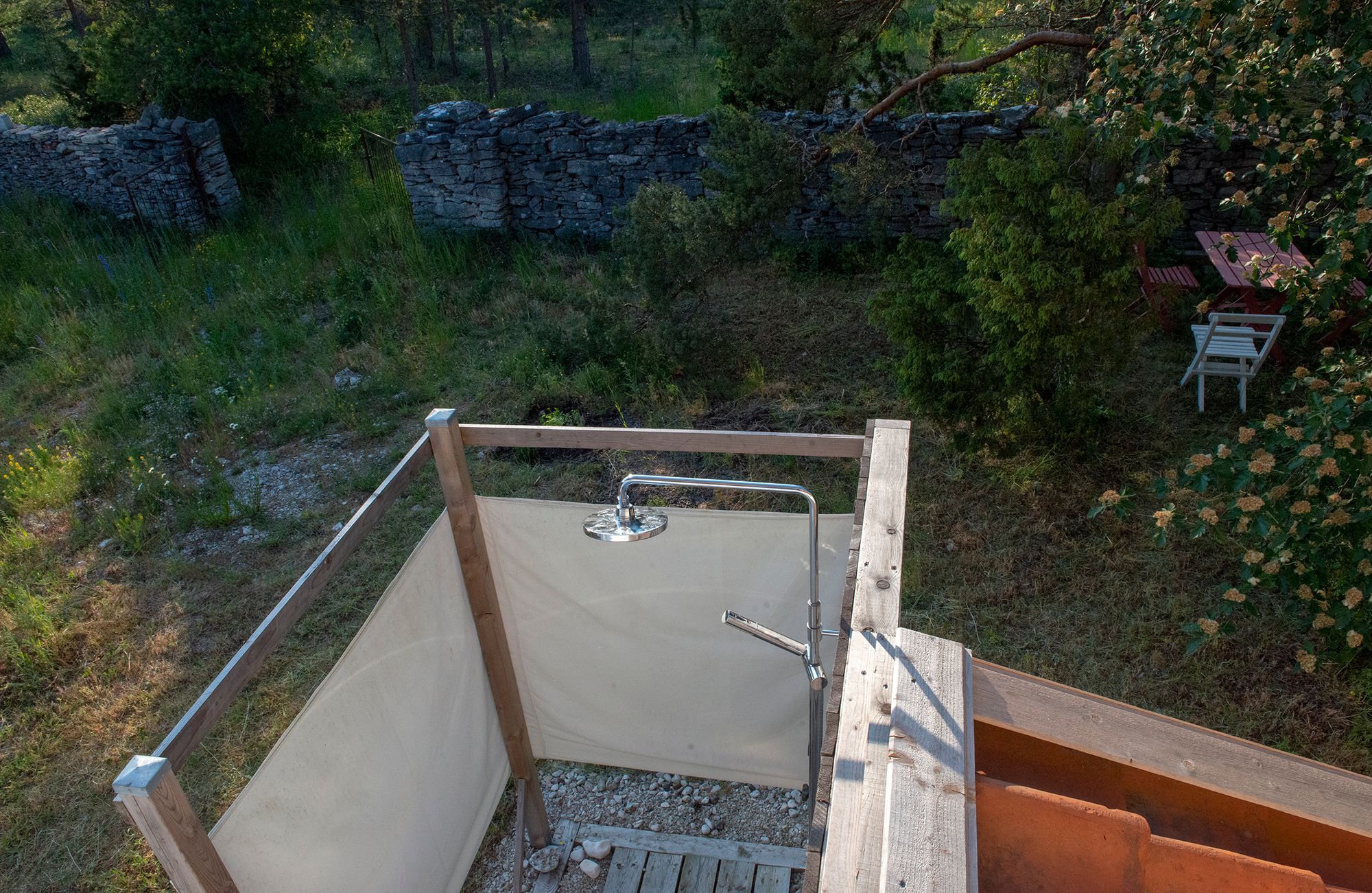 Genuint kalkstenshus på Fårö – bild 5 av 11