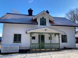Friliggande hus med egen brygga vid Östersjön Gryt
