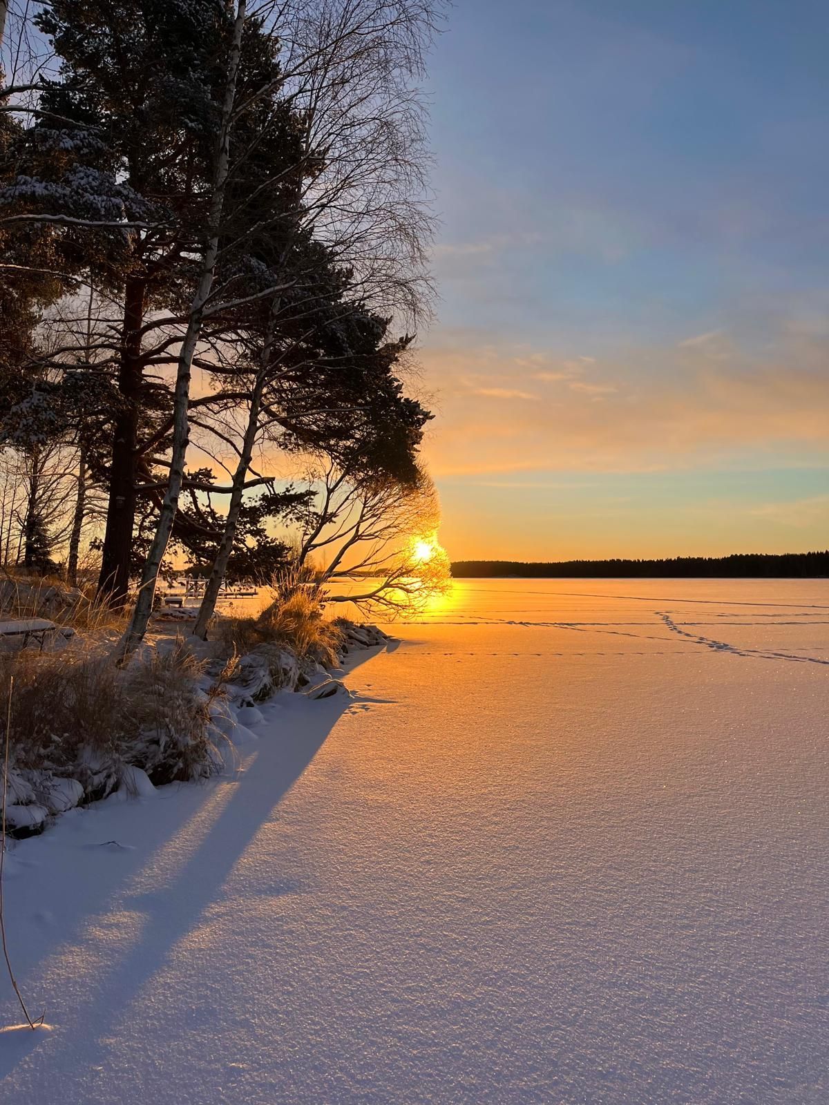 Sjöhuset - båtar, strand, bastu, brygga och grill! – bild 13 av 24