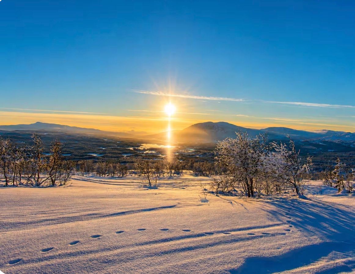 Hus i Högland - Långsele vid fiske. – bild 4 av 7