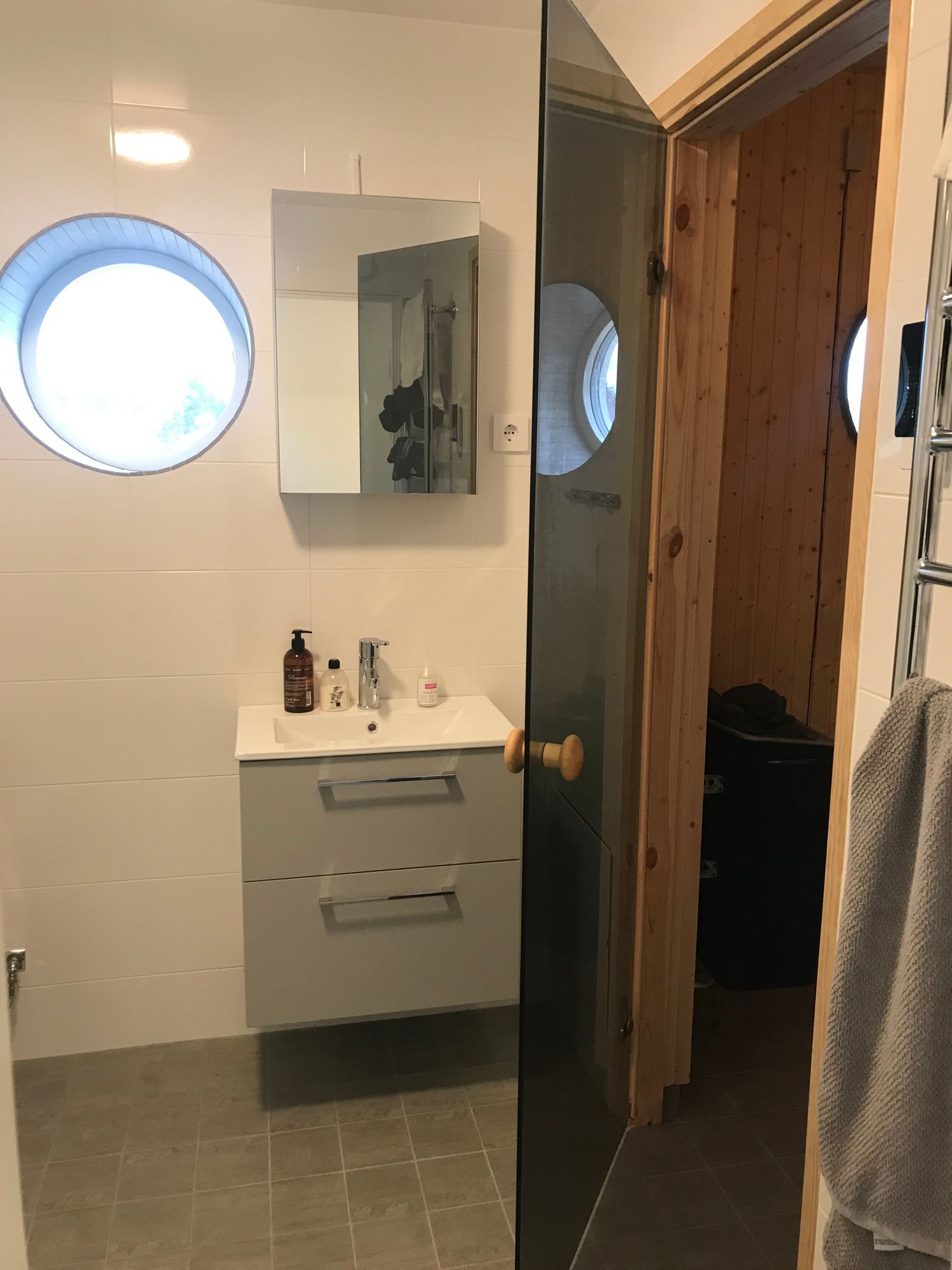 Nybyggd stuga i två plan uthyres – bild 4 av 11