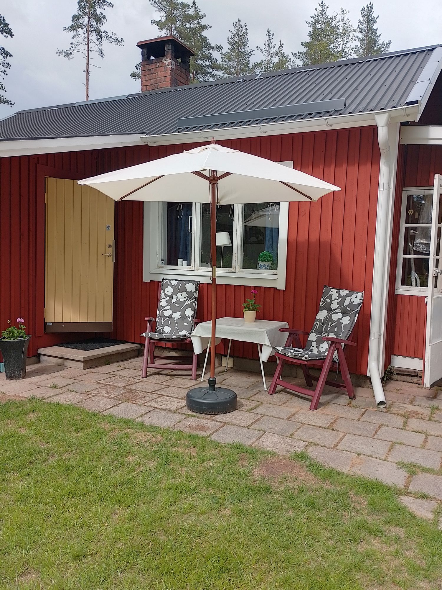 Allergivänlig stuga i skogen med nära till allt – bild 15 av 21