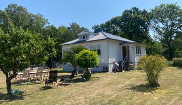 Ljust och fräscht sommarhus på underbara Aspö