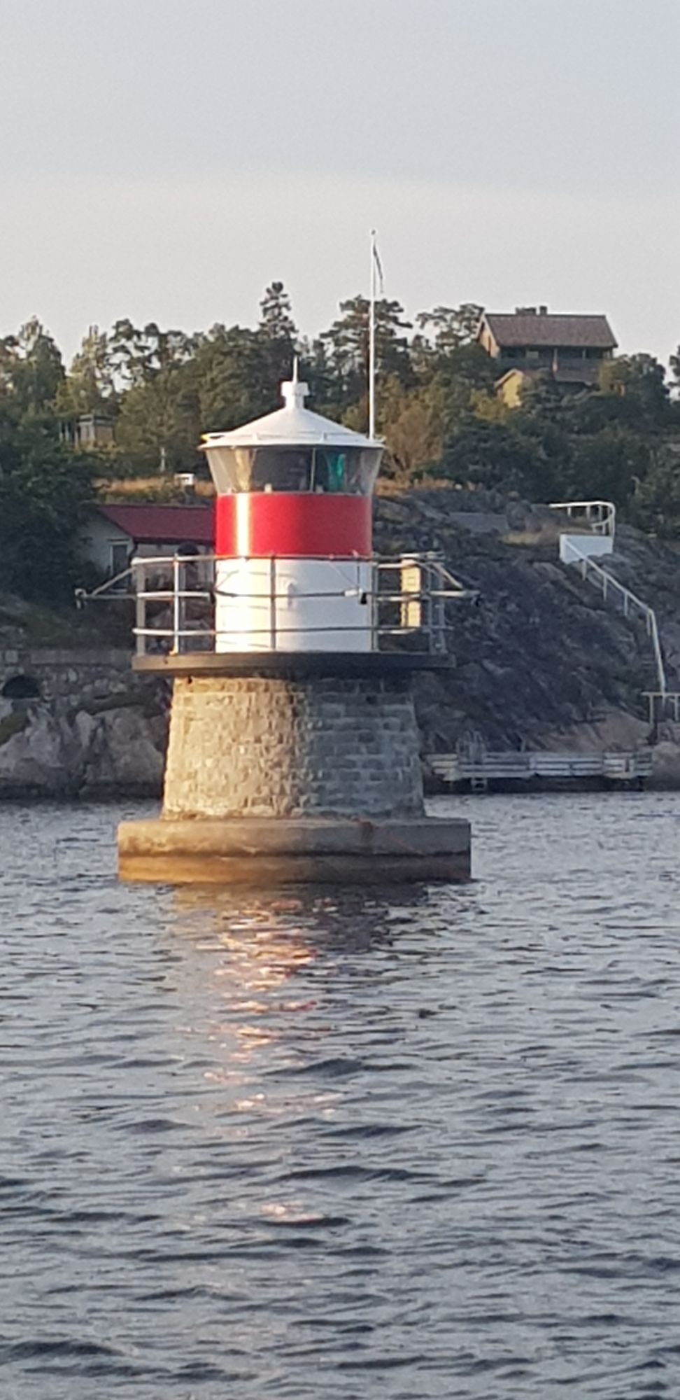Charmig Sjöstuga på Dalarö, vid havet, egen strand – bild 15 av 18
