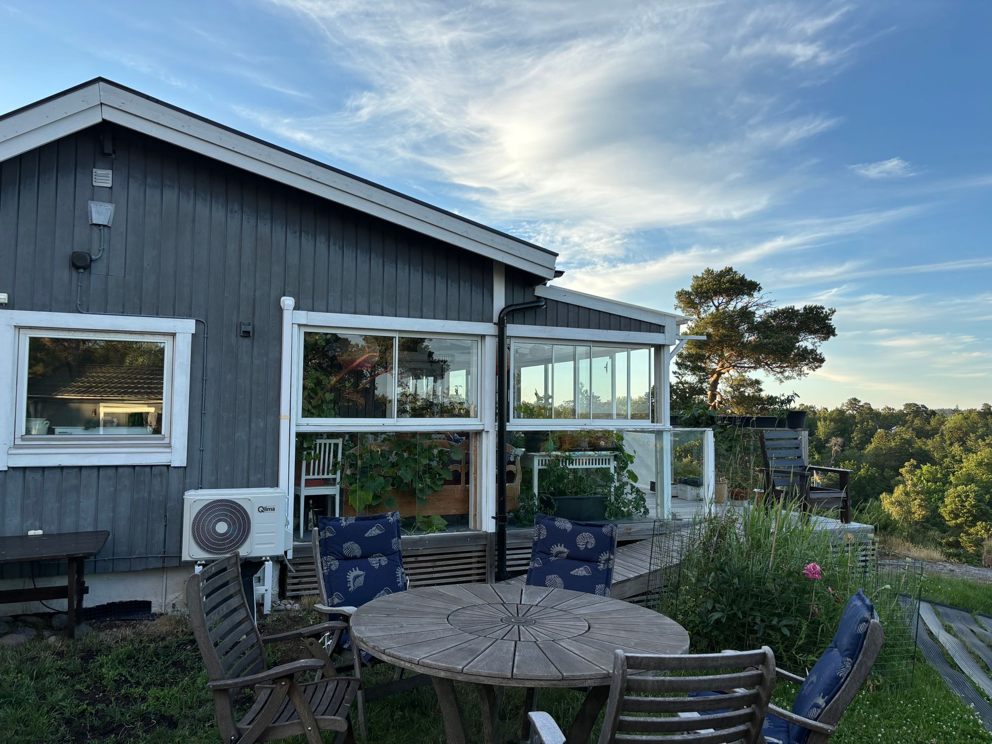 Idyllisk Skärgårdsvilla med milsvid havsutsikt – bild 3 av 11