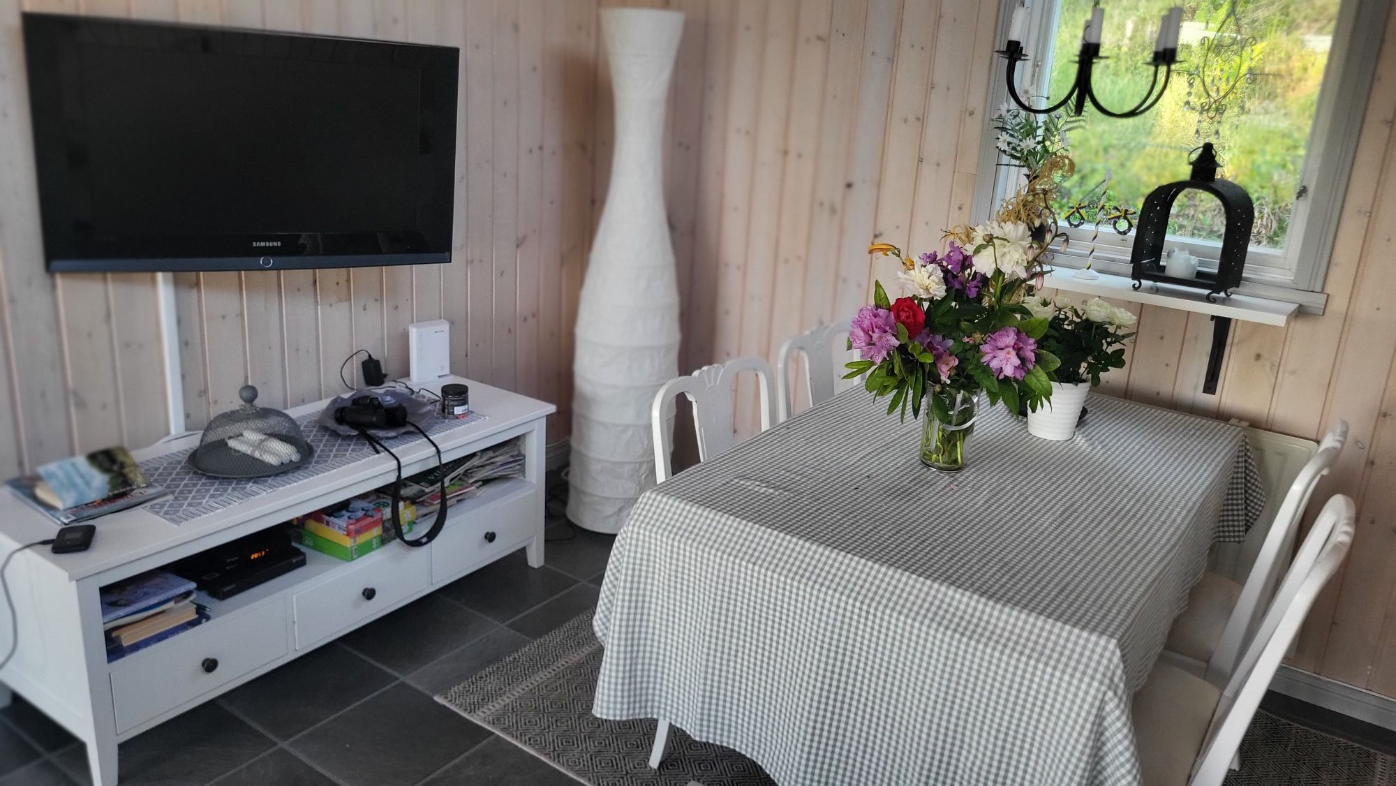 Fritidshus med sjöutsikt – bild 9 av 20