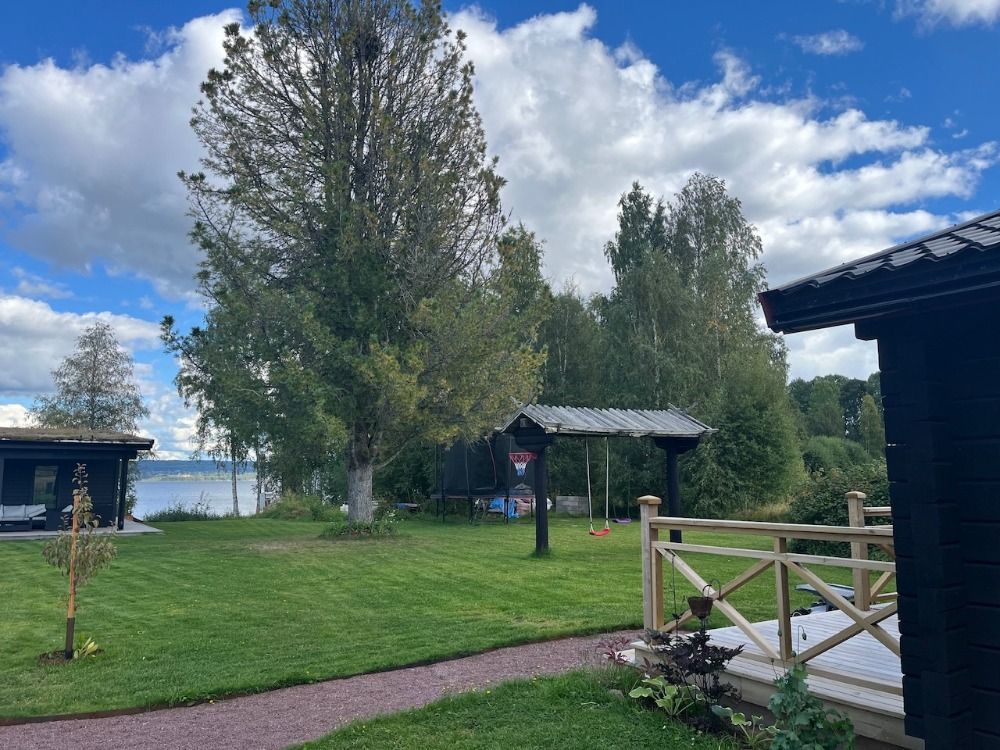Mysig timmerstuga belägen i Bonäs vid Orsasjön – bild 6 av 17