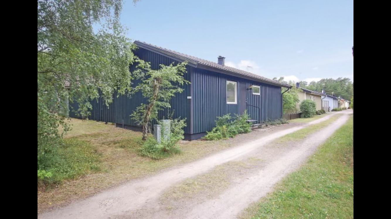 Havsnära stuga med annex i Stora Frö-Sandbergen – bild 2 av 10