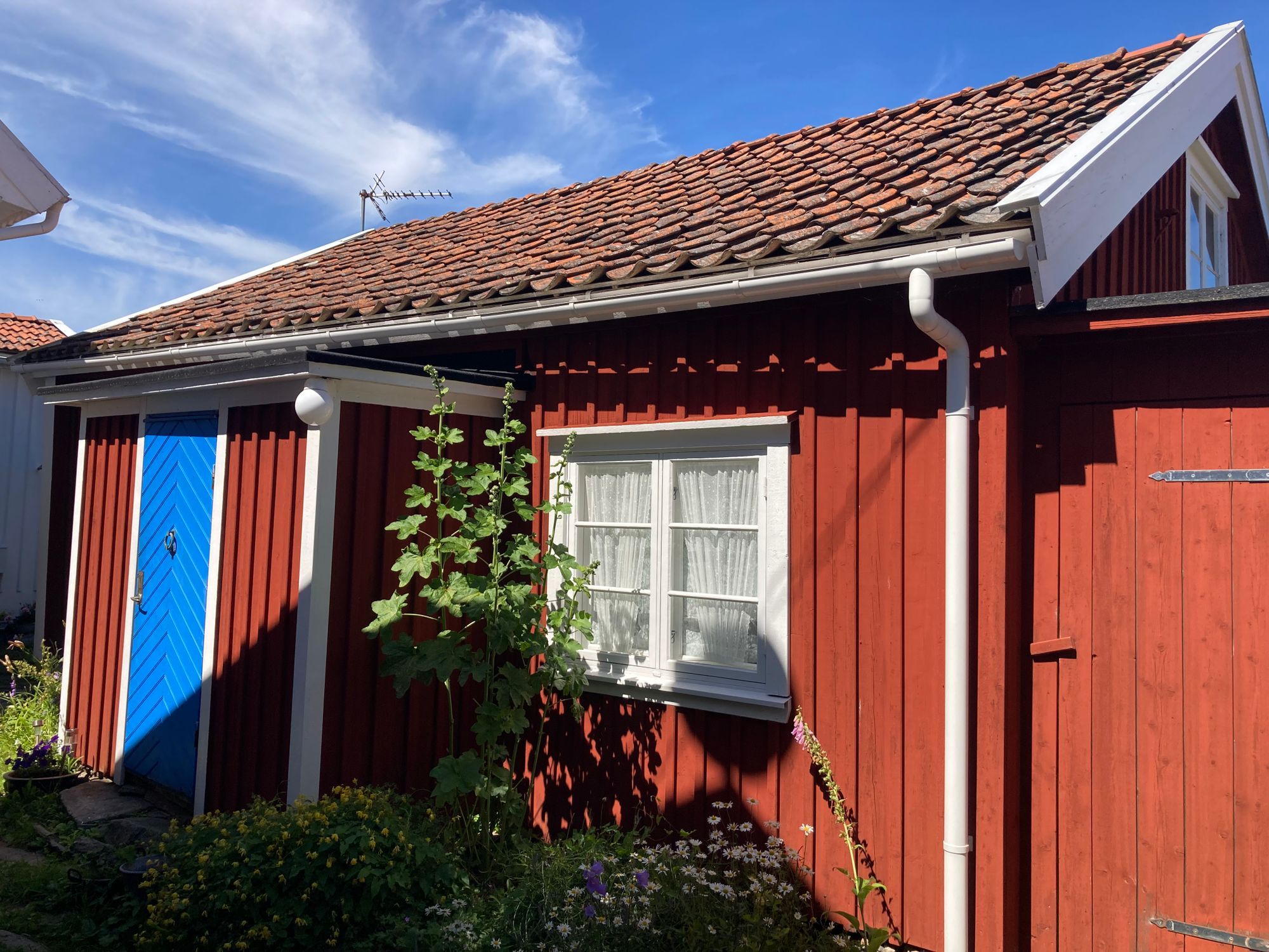 Gullholmen- Charmig Stuga på ön "Bohusläns pärla". – bild 9 av 11