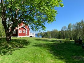 Avskild charmig sommaridyll i Dalsland