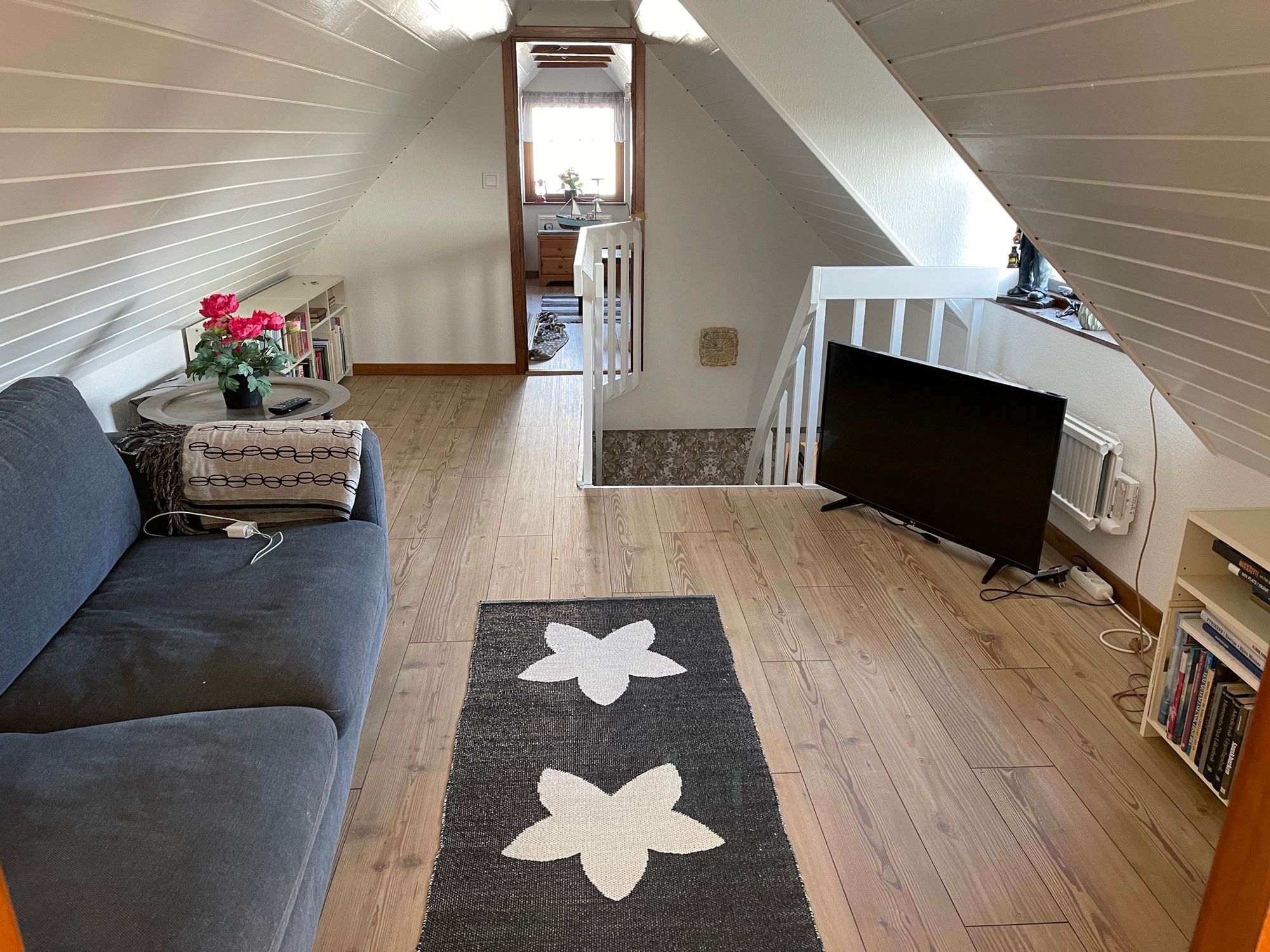 Hus i Beddingestrand med tomt ända ner till havet – bild 12 av 20