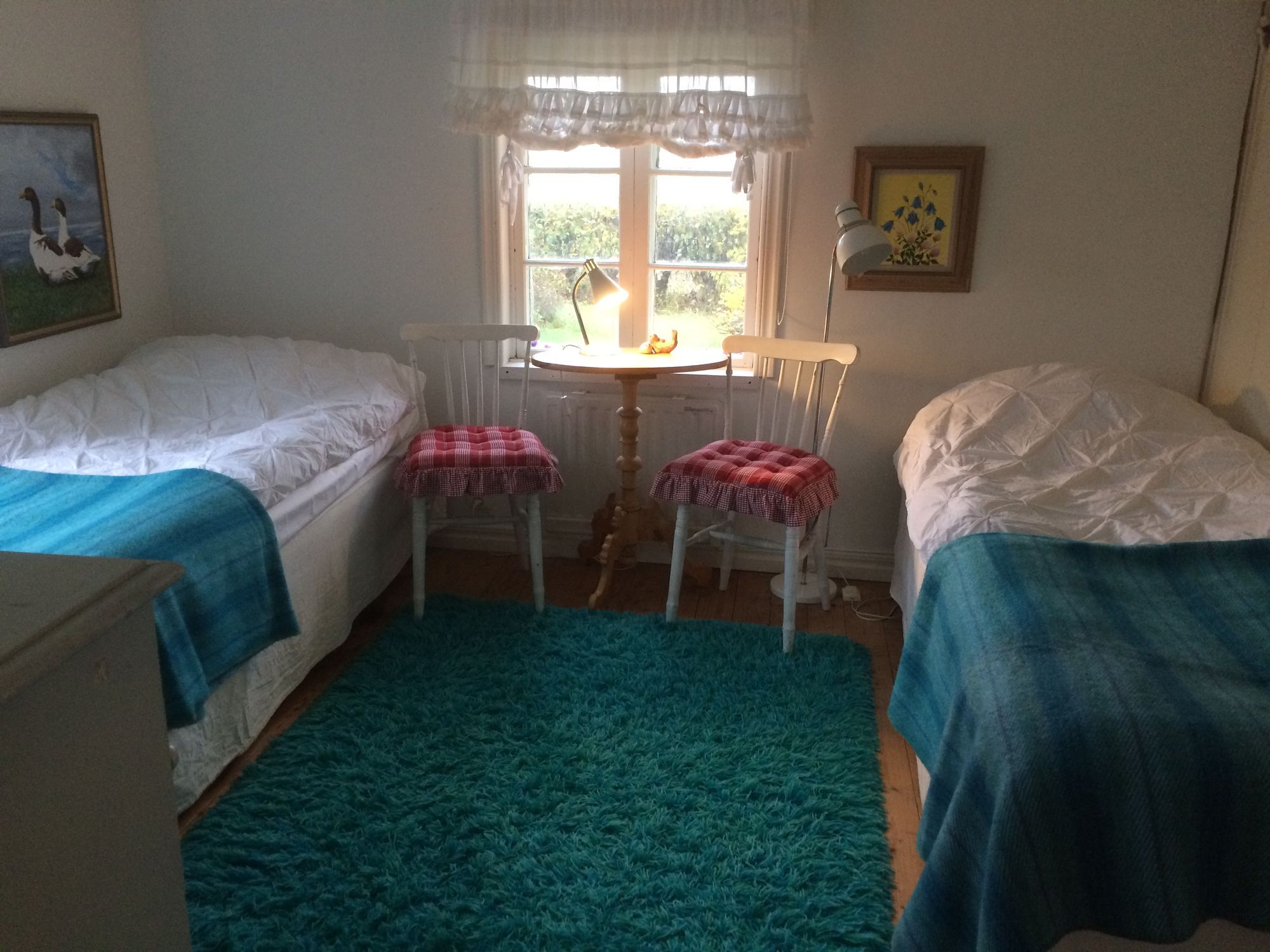 Havsnära med glasveranda, stor tomt och bastu. – bild 13 av 24